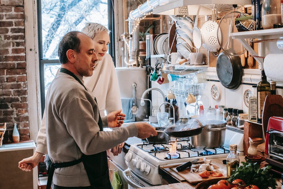 Wie man Käsekuchen aus Form löst