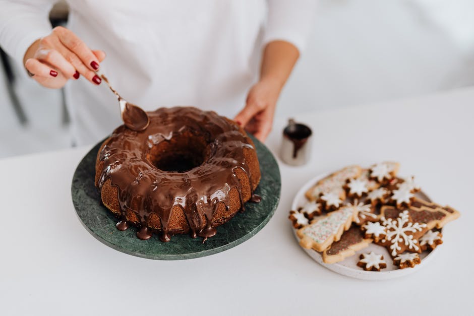 Kuchenform aus der Backform lösen