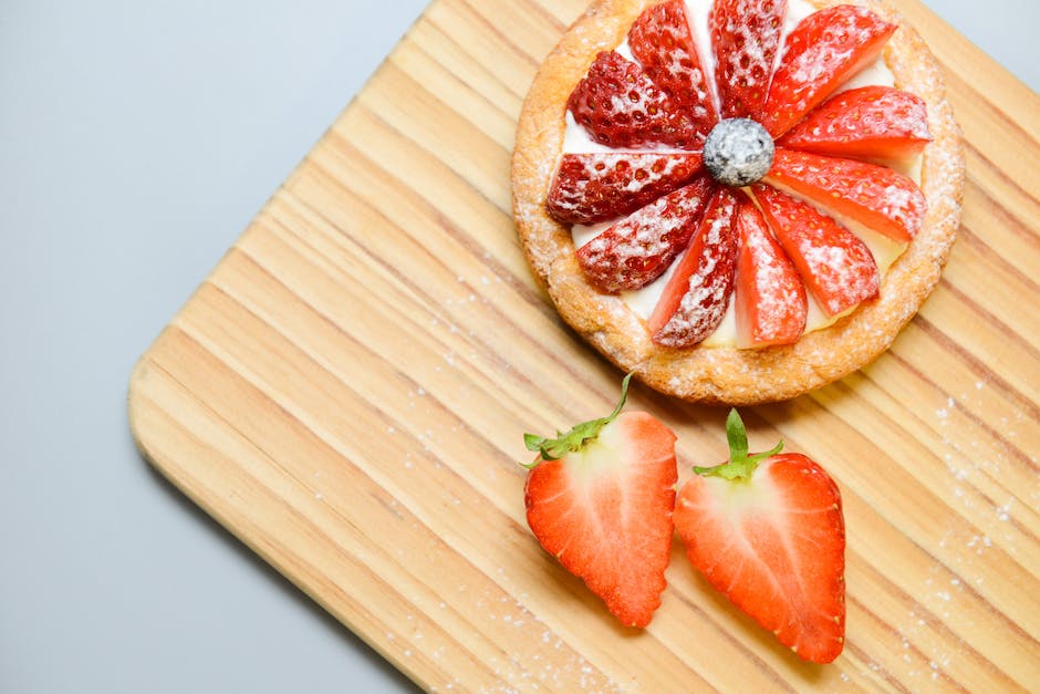 Wie löst man den Kuchen aus der Backform?